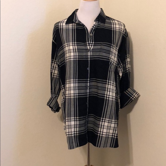 Old Navy Tops - NWT Old Navy The Boyfriend plaid button up